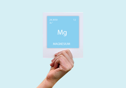 Magnezijum (Mg²+) je makroelement, esencijalni mineral
neophodan za funkcionisanje preko 300 enzimskih
reakcija.